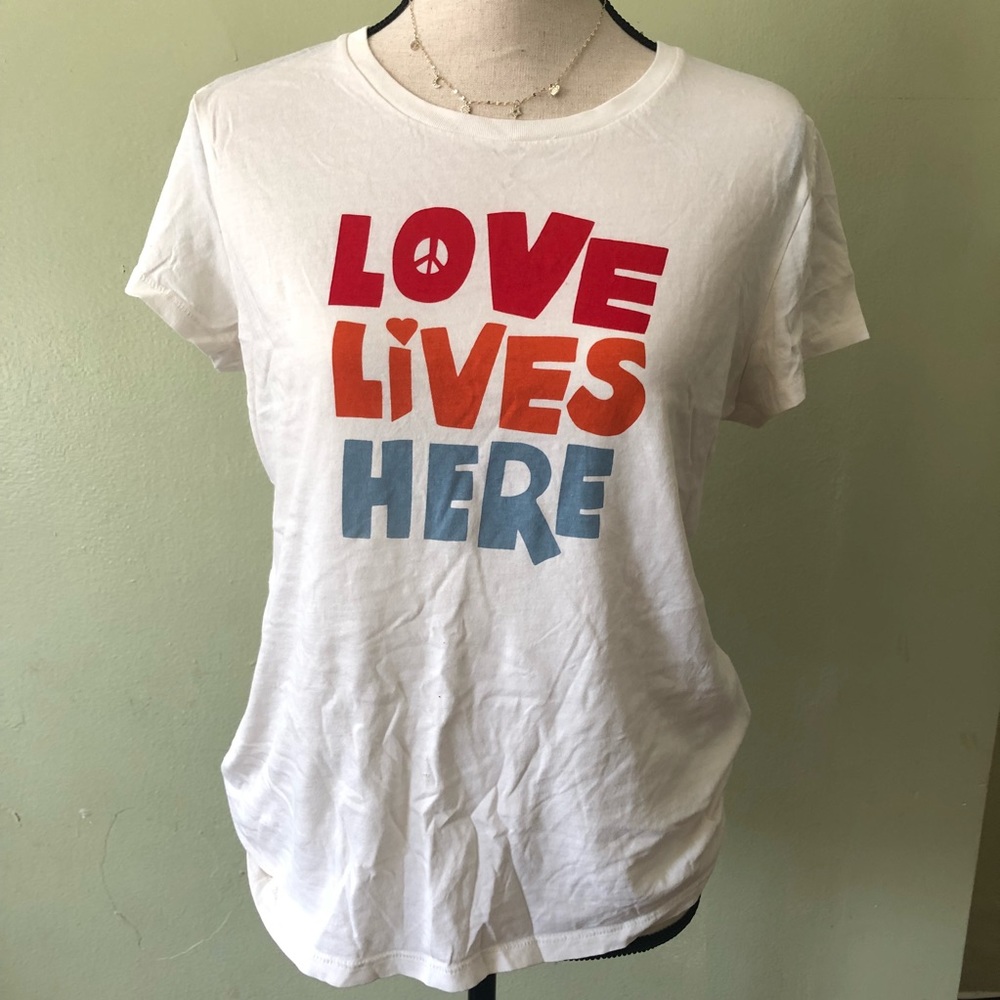 Levi’s graphic T-shirt